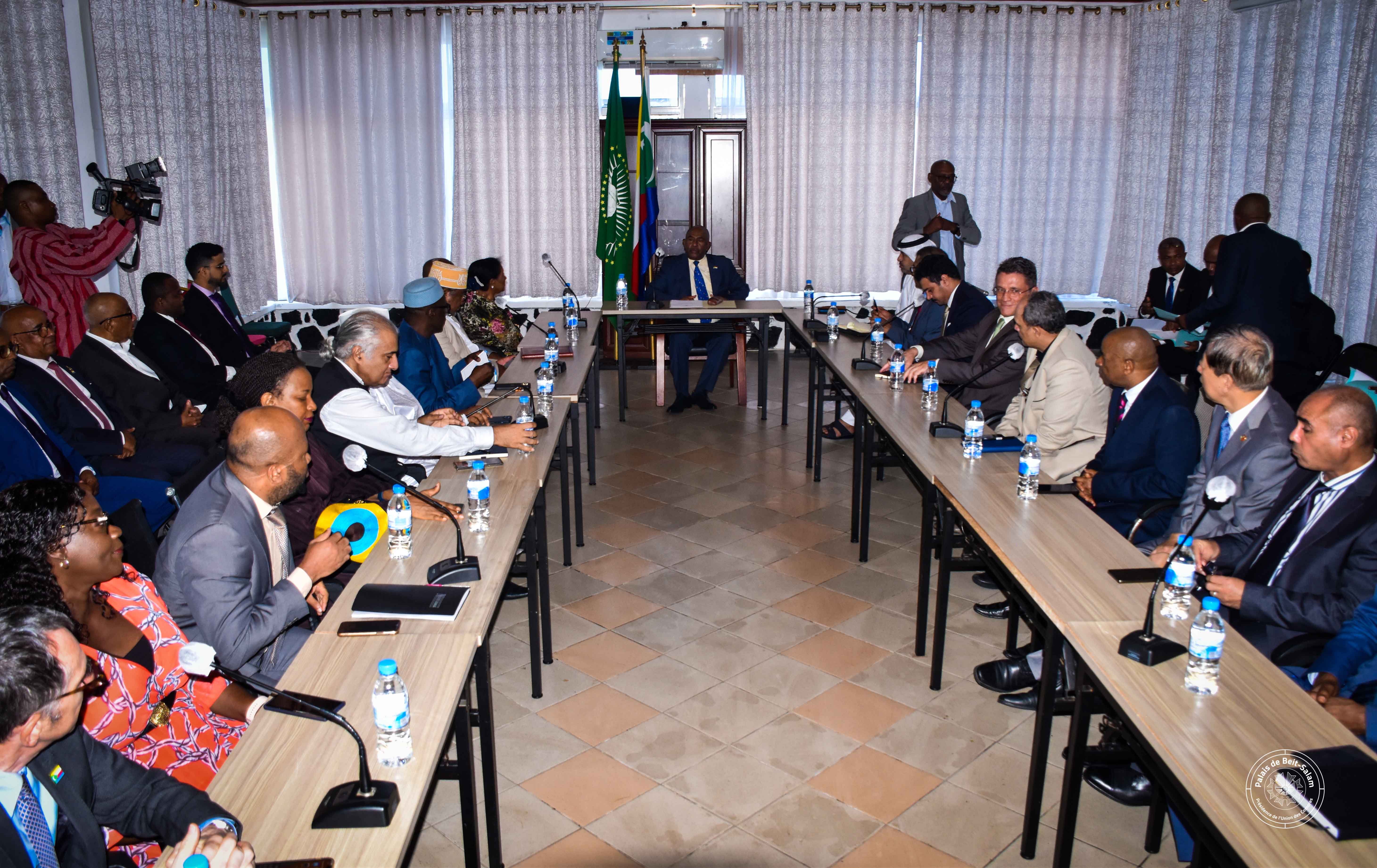 Le Président de la République S.E.M AZALI Assoumani, a reçu l'ensemble du Corps Diplomatique accrédité en Union des Comores